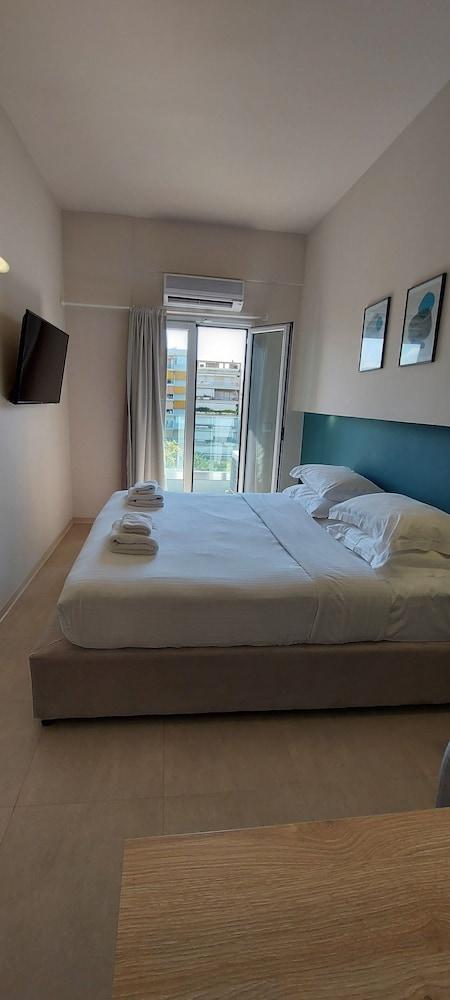 The Convo Riviera Hotel Atene