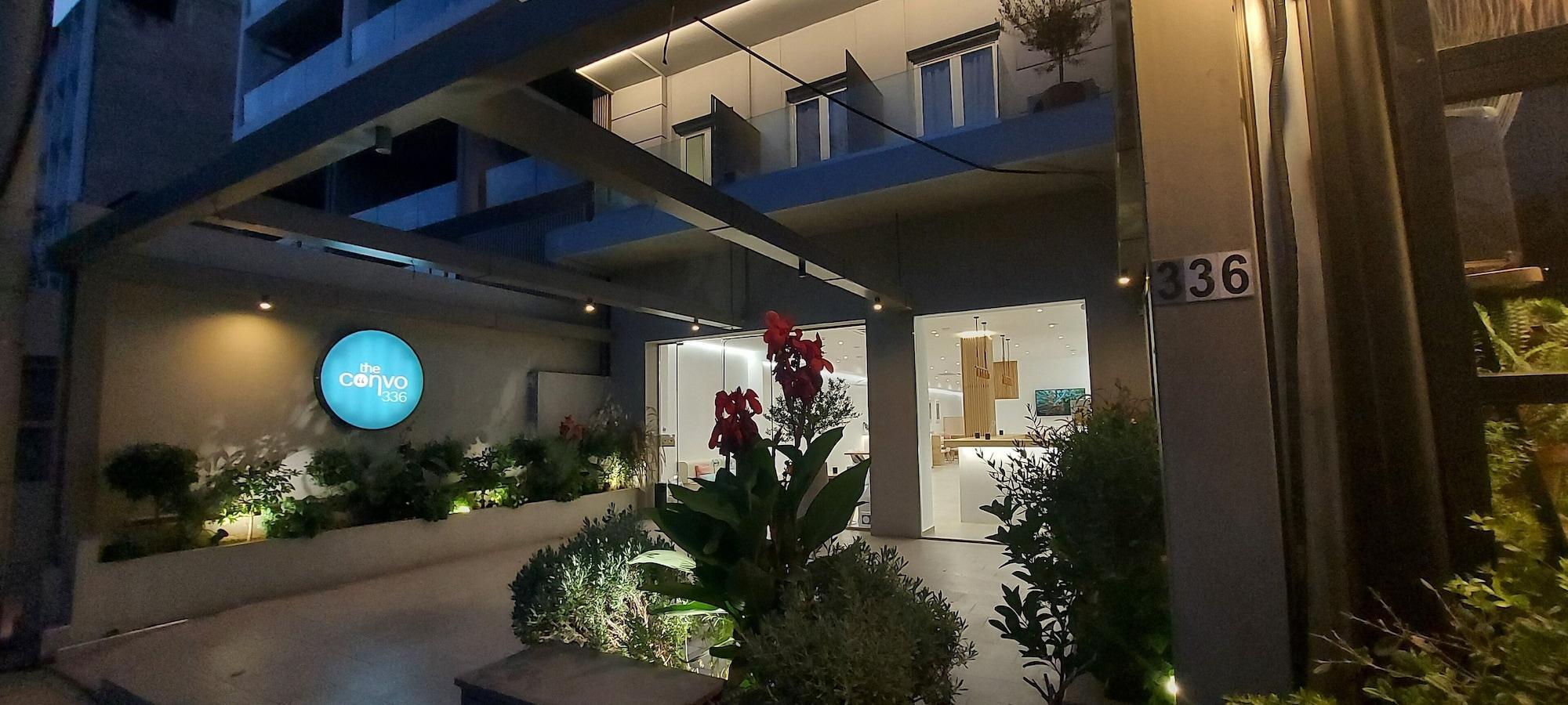 The Convo Riviera 3* Atene